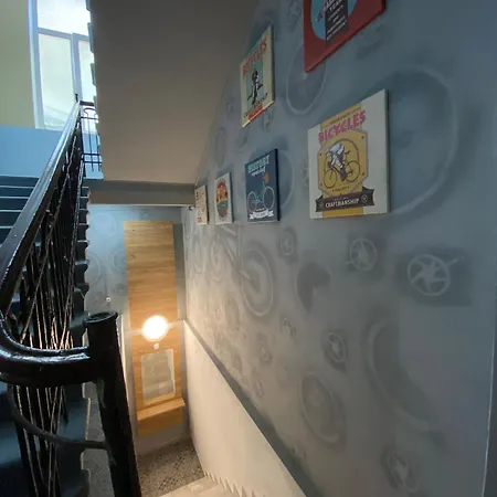 лісапед на зустрічній Otel Lviv