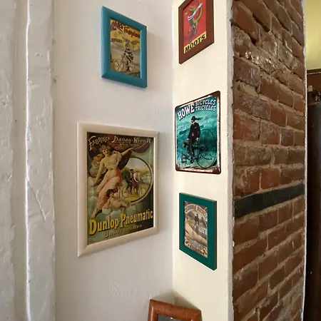 лісапед на зустрічній Hotel Lviv