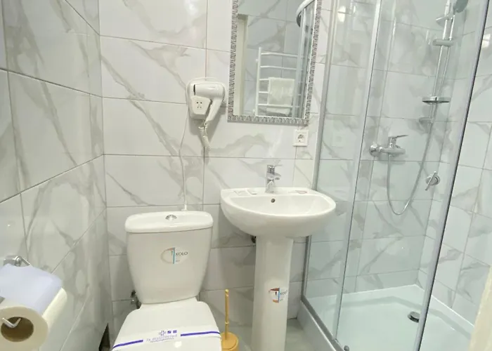 лісапед на зустрічній Hotel Lviv