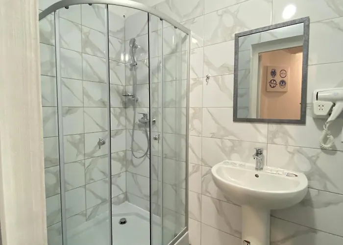 Hotel лісапед на зустрічній *