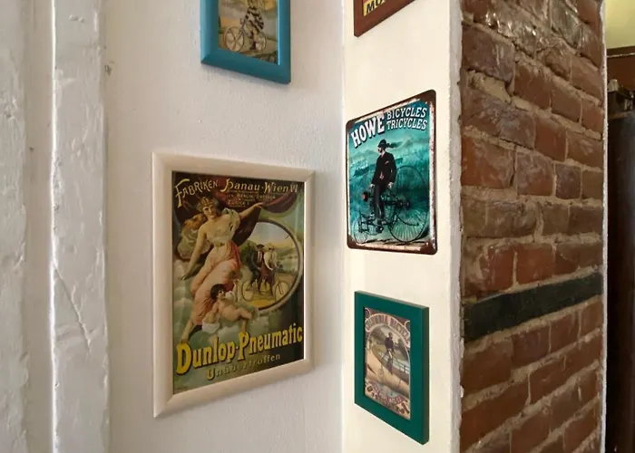 лісапед на зустрічній Hotel Leópolis