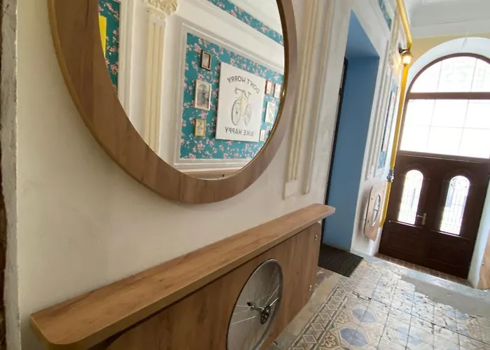 лісапед на зустрічній Hotel