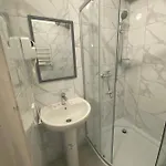 Hotel лісапед на зустрічній