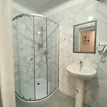 Hotel лісапед на зустрічній *