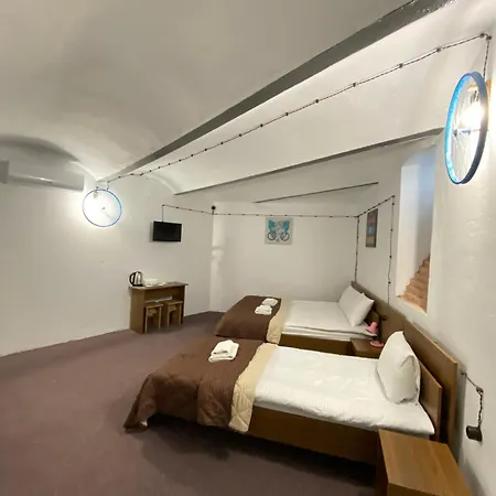 Hotel лісапед на зустрічній Lvov
