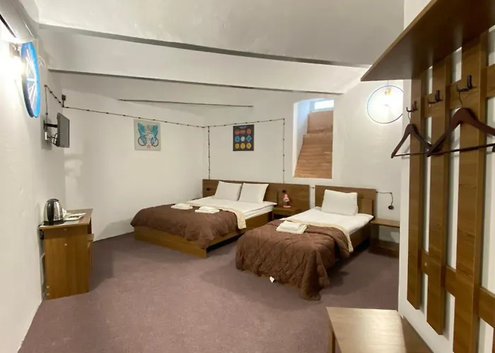 лісапед на зустрічній Hotel *